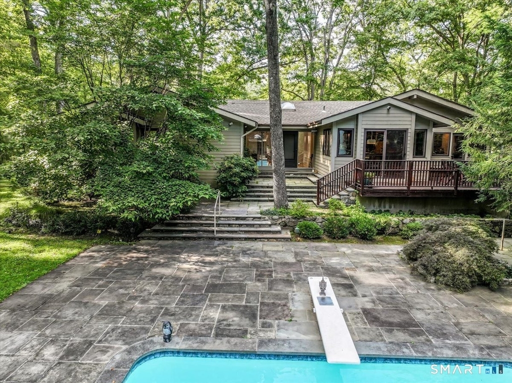 69 Studio Road - Photo 2