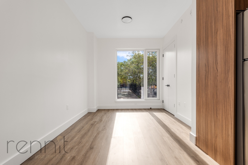 35 Kingston Avenue - Photo 1
