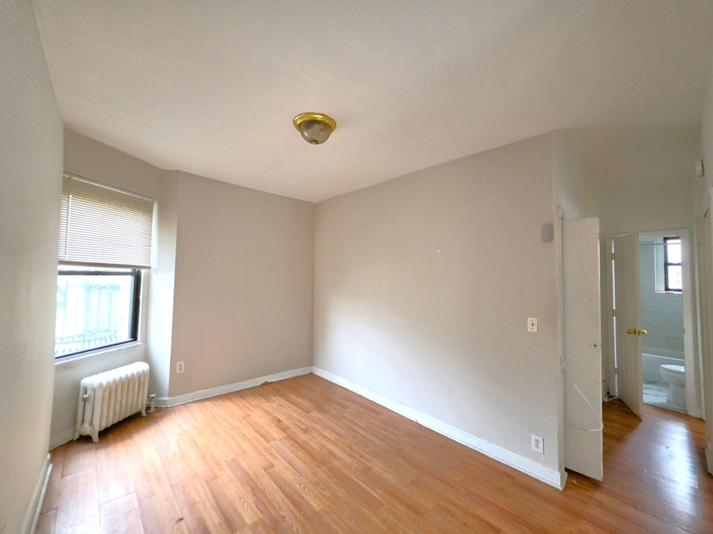 21-15 33rd Street - Photo 1