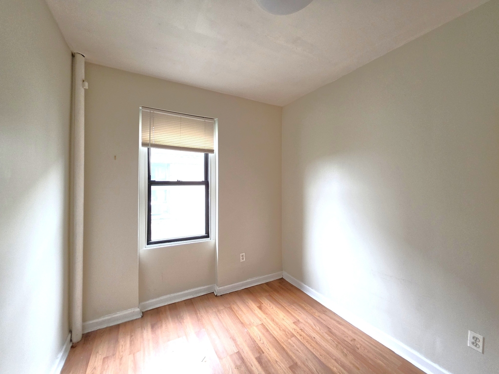 21-15 33rd Street - Photo 2