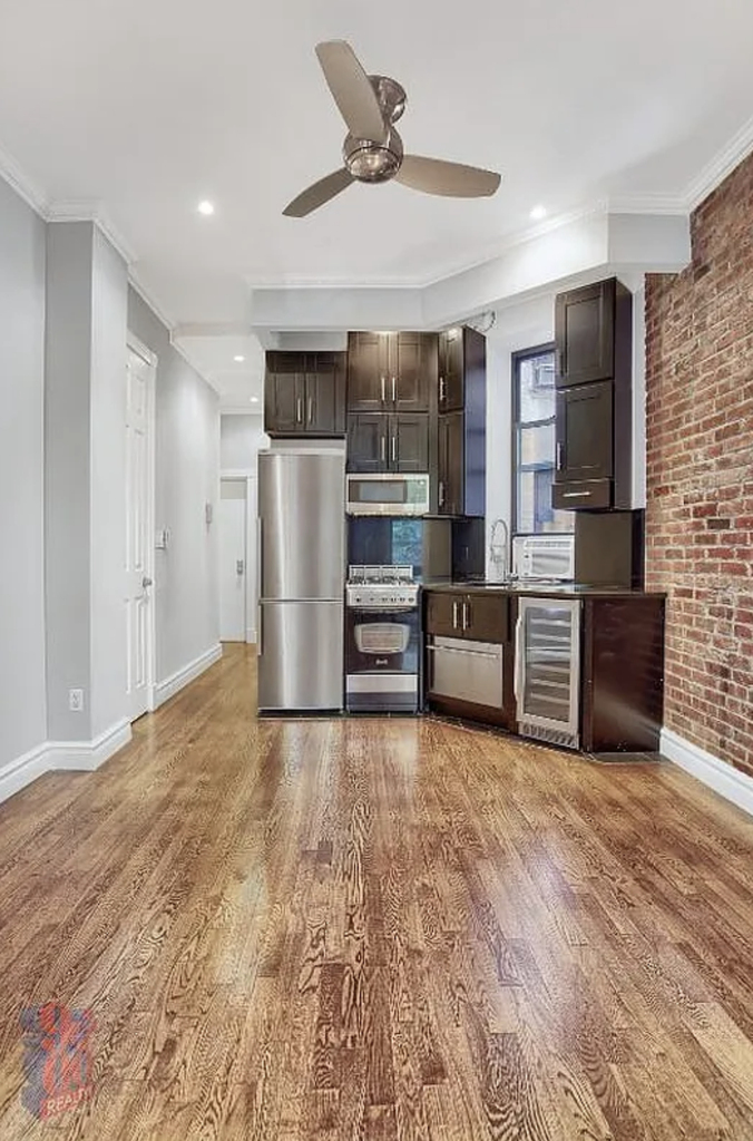 246 Mott Street - Photo 2