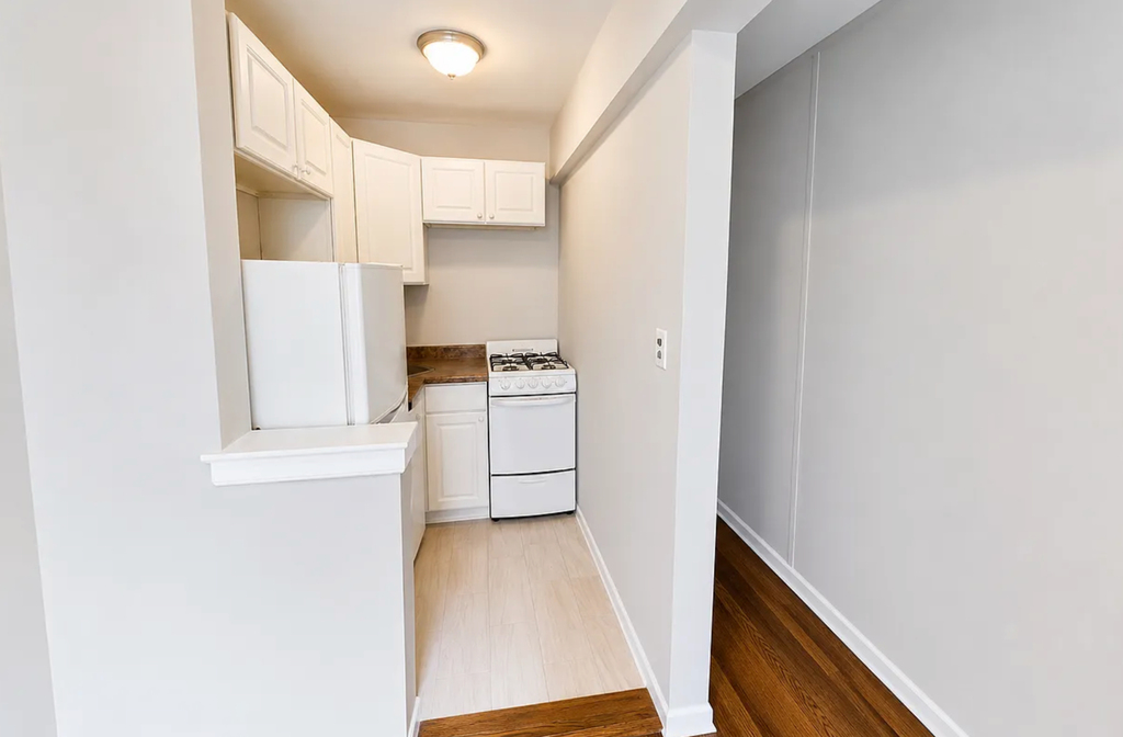340 East 58th Street - Photo 3