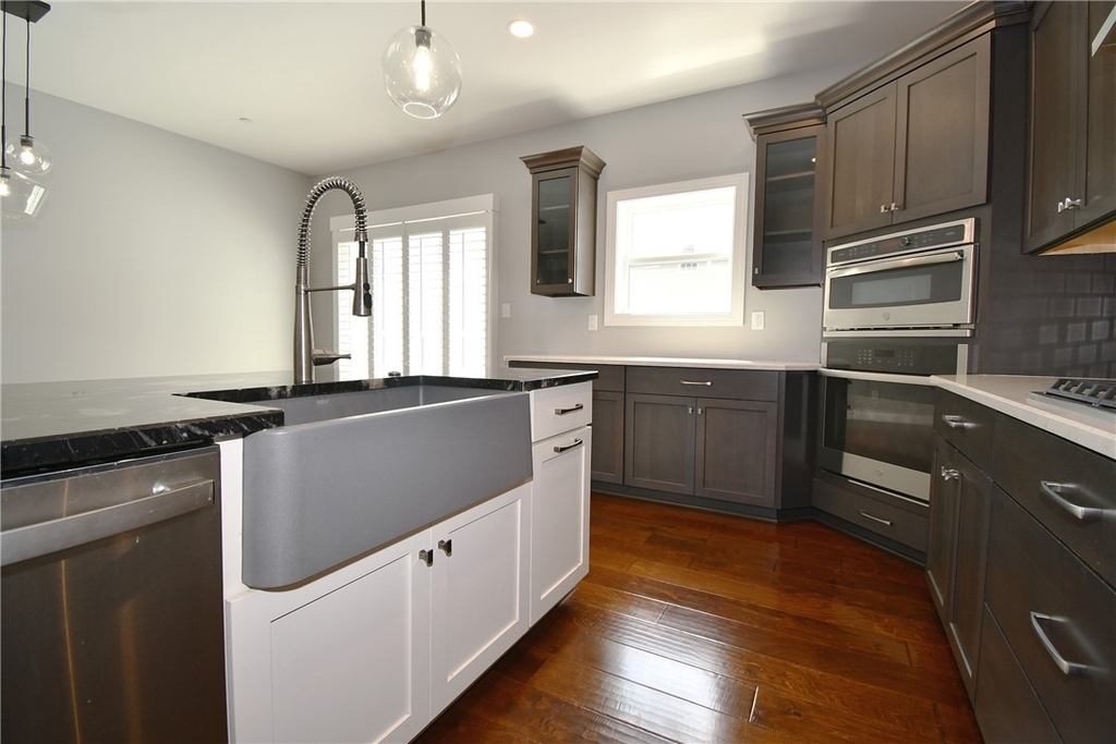 212 Park Pl - Photo 10
