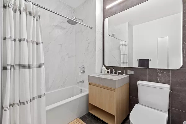 320 West 38th Street - Photo 3