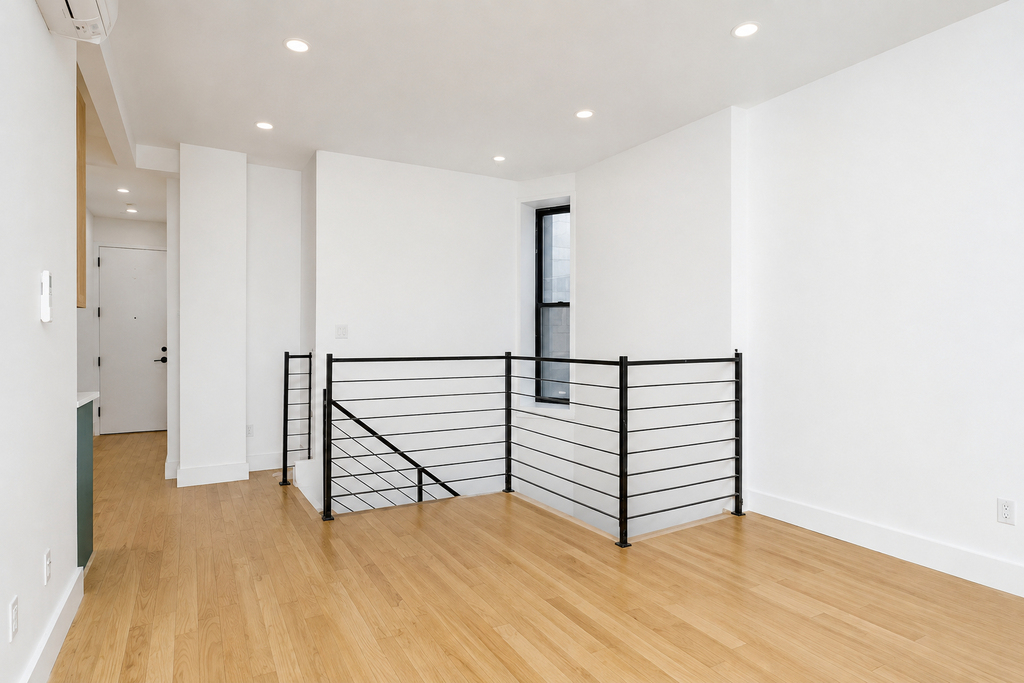 1027 Putnam Avenue - Photo 4