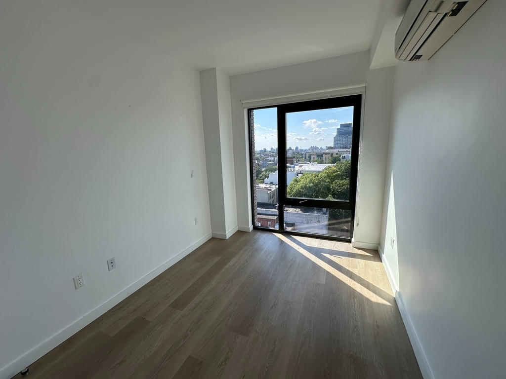 527 Grand Avenue, Brooklyn, NY 11238 - Photo 7