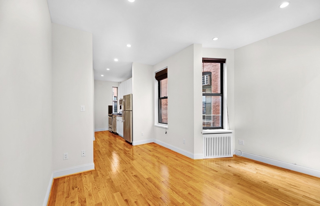 9th Ave & West 45th Street - Photo 2
