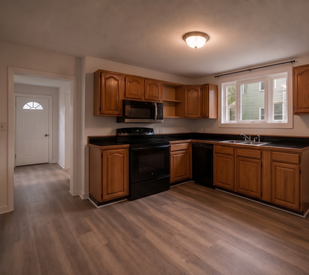 244 Robinson St - Photo 4