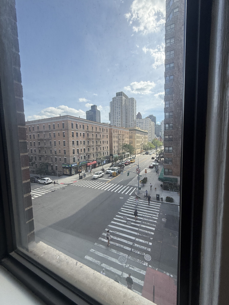 435 East 79th Street - Photo 9