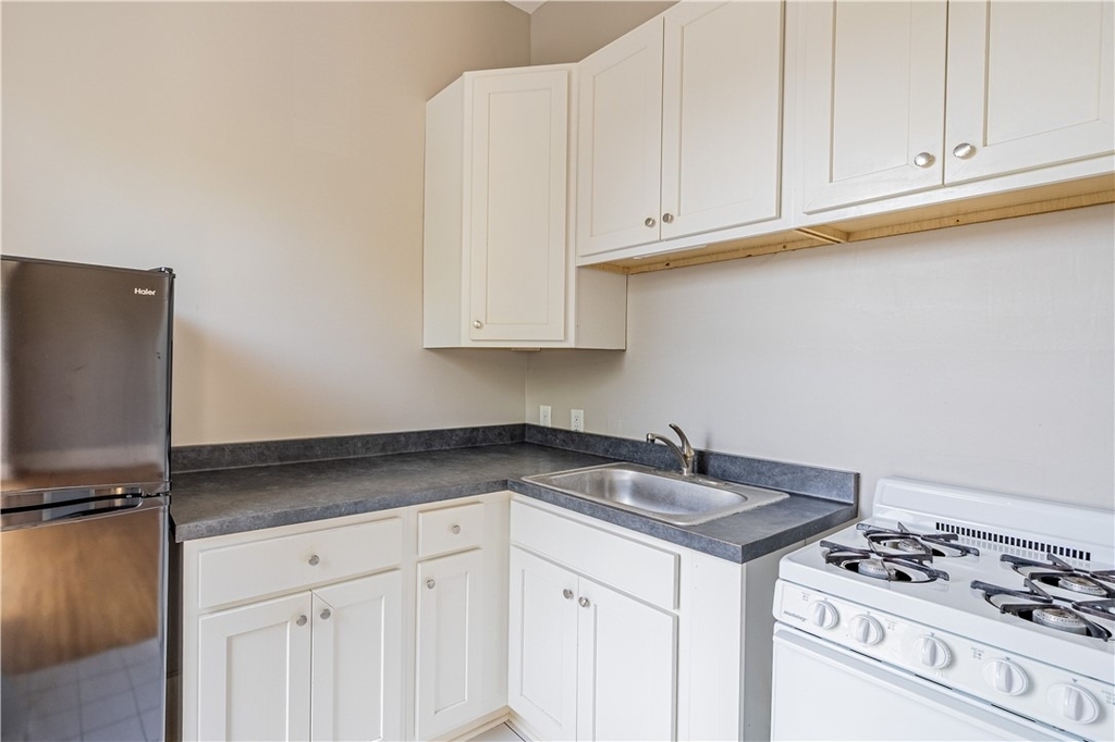 136 Gibbs Street - Photo 12
