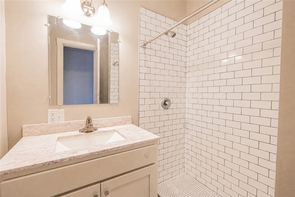 136 Gibbs Street - Photo 14