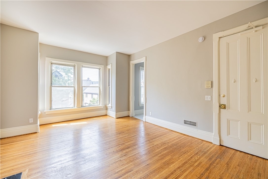 136 Gibbs Street - Photo 5