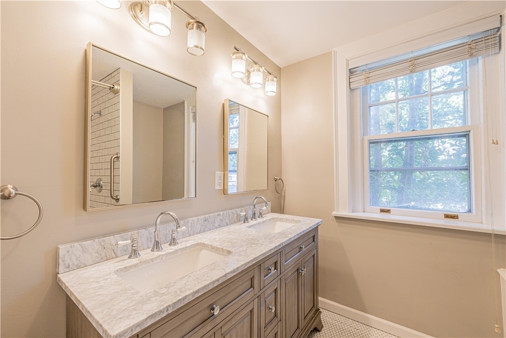 1340 East Avenue - Photo 20