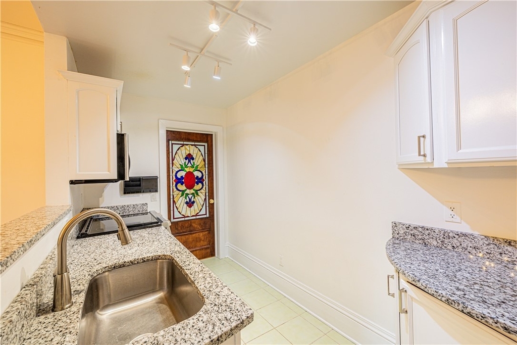 1340 East Avenue - Photo 9