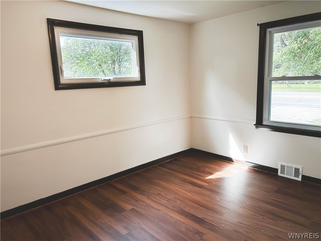 3319 Mckinley Parkway - Photo 2