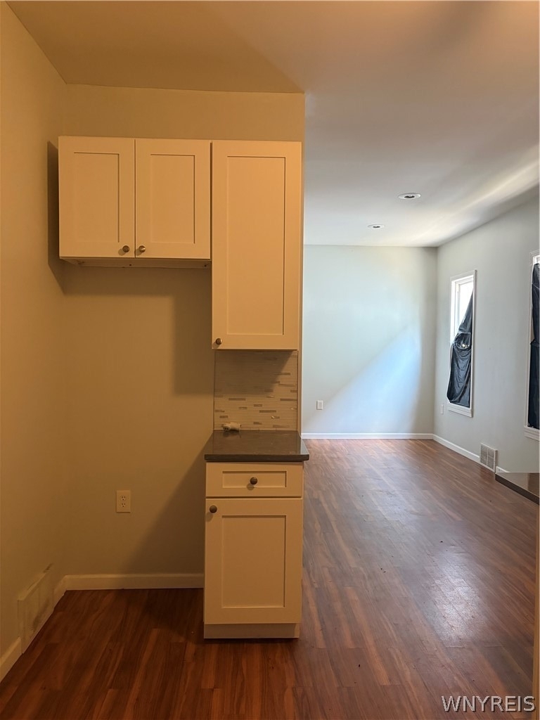 569 E Utica Street - Photo 2