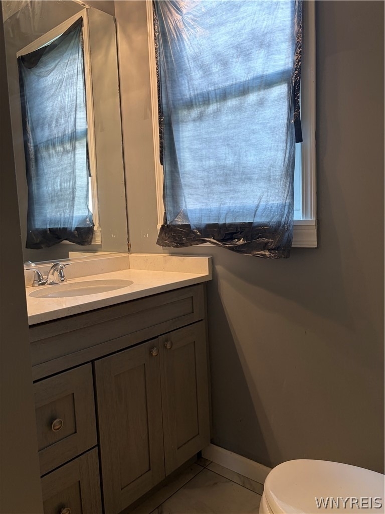 569 E Utica Street - Photo 5