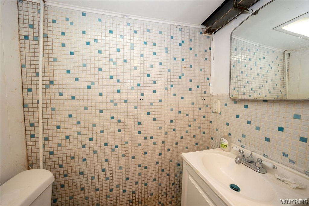 368 Grover Cleveland Highway - Photo 35