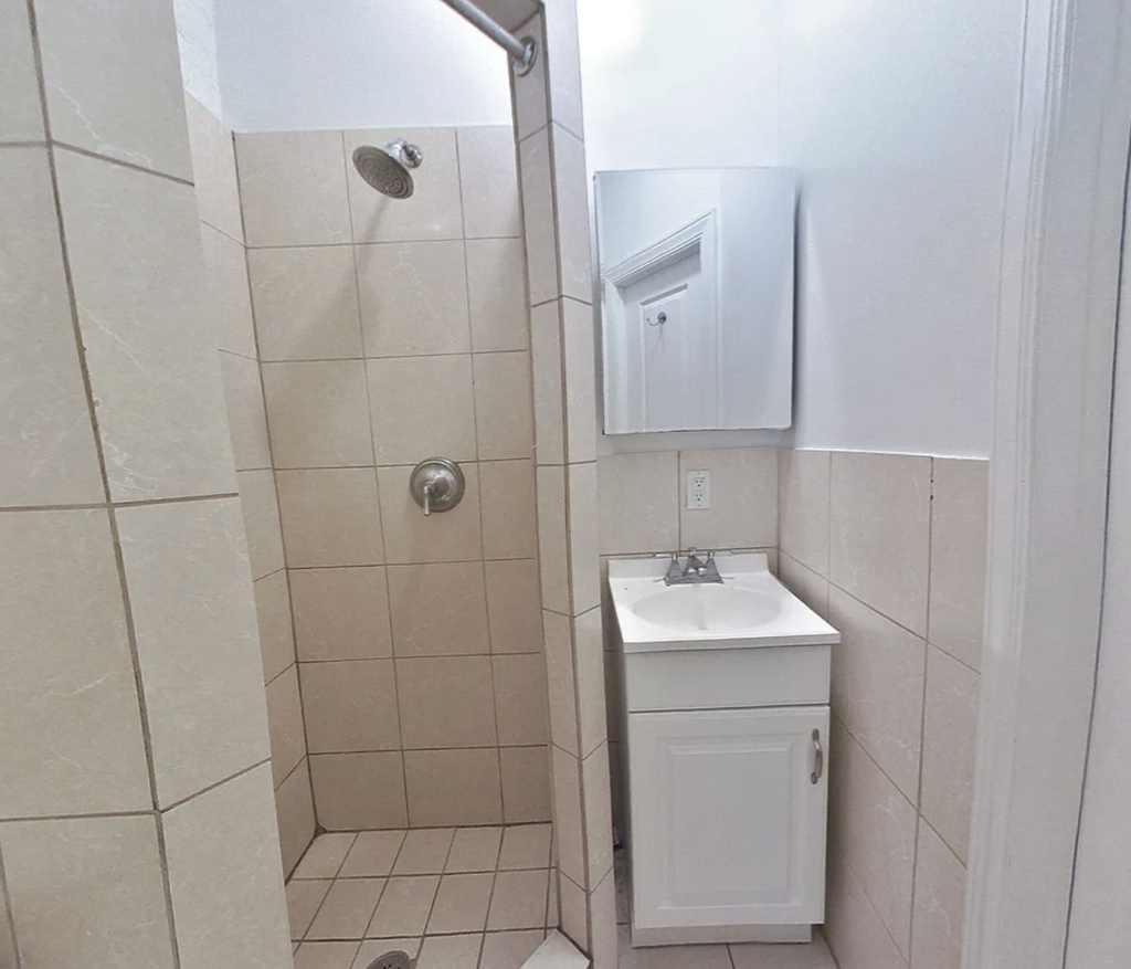 West 11th ST  - Photo 5