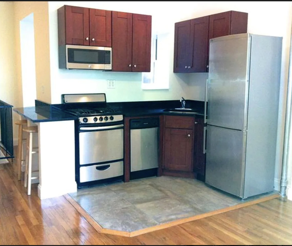 West 11th ST  - Photo 1