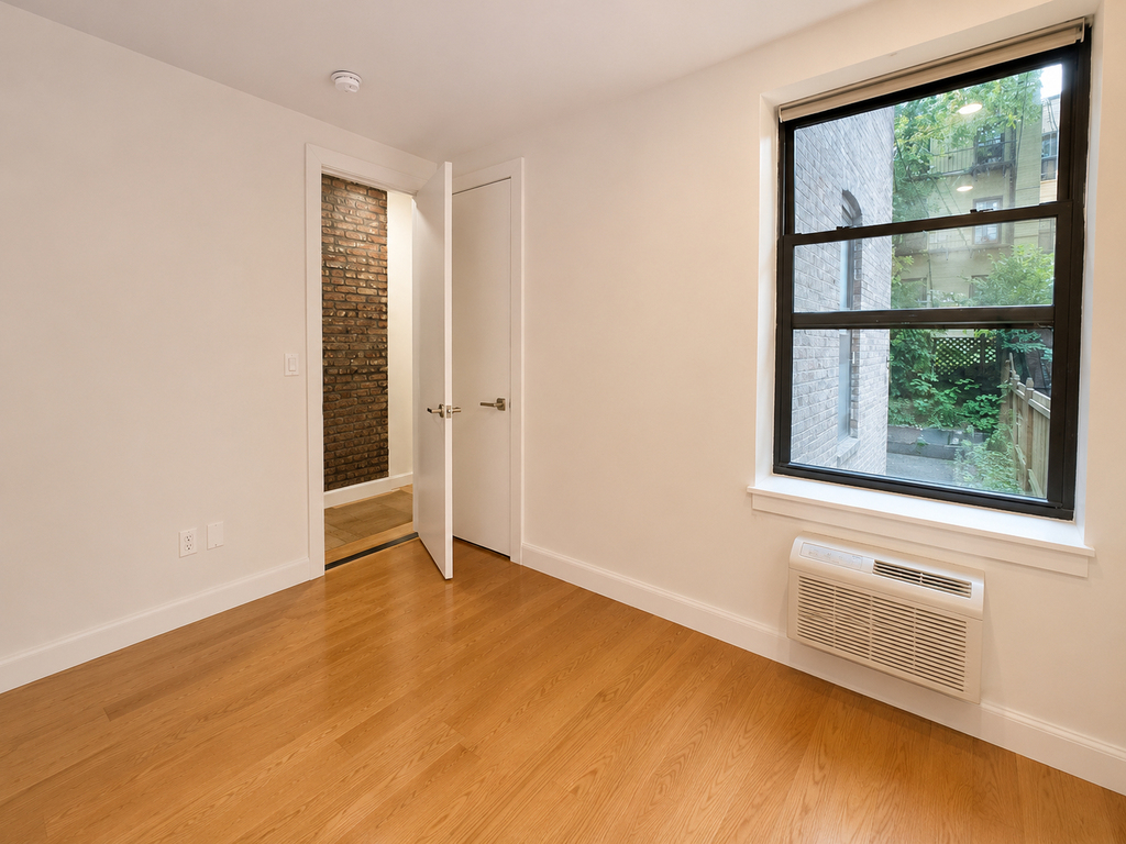 662 Park Place - Photo 2