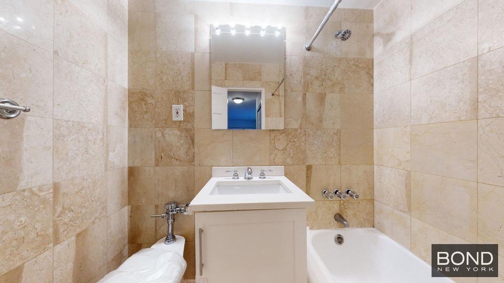 East 79th Street - Photo 3