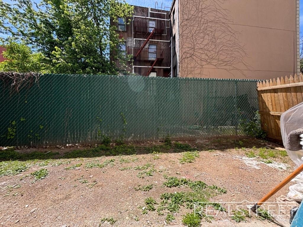 310 Park Ave - Photo 5