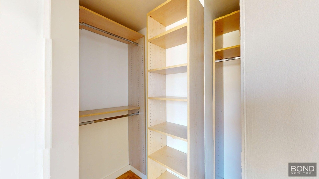 East 49th Street - Photo 2
