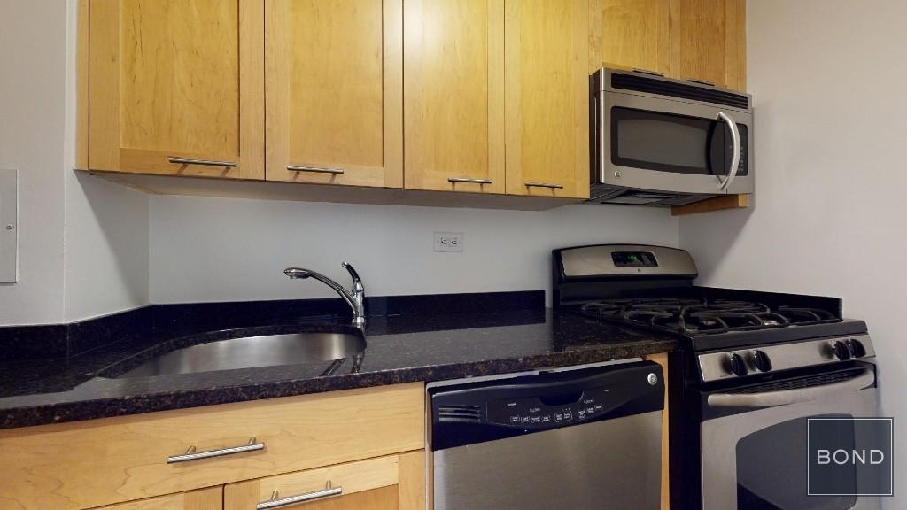 East 49th Street - Photo 1