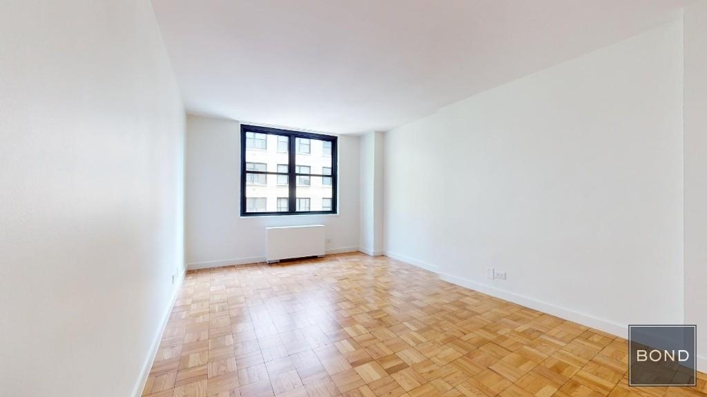 East 49th Street - Photo 2