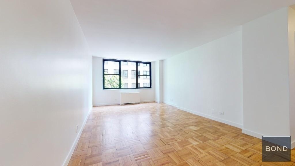 East 49th Street - Photo 0