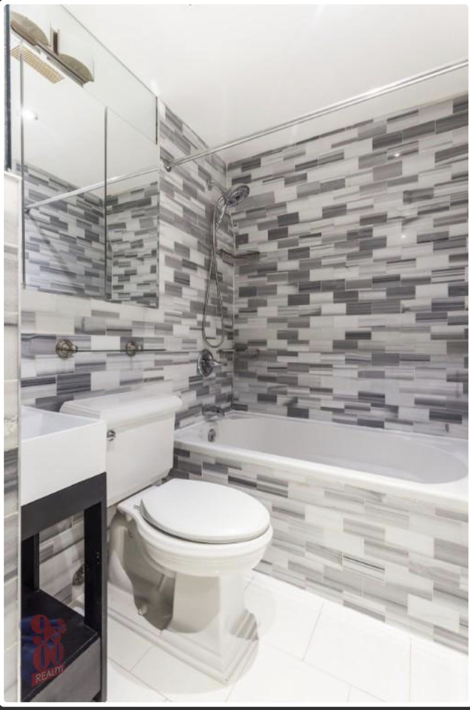 437 West 53rd Street - Photo 5