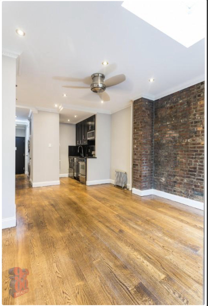 437 West 53rd Street - Photo 4