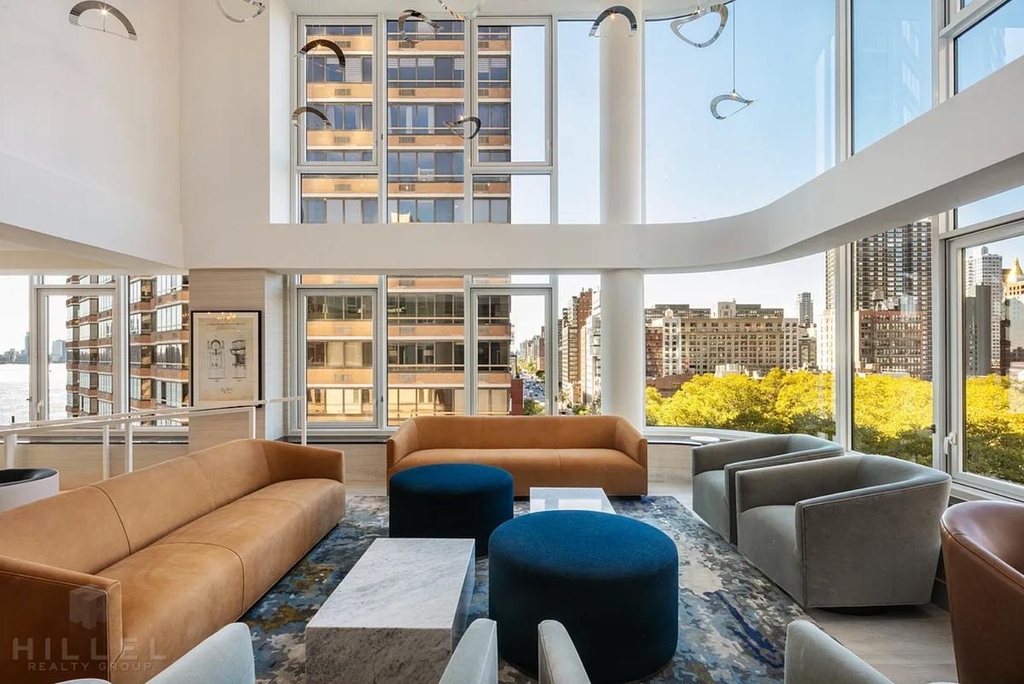 1st Avenue - Photo 9