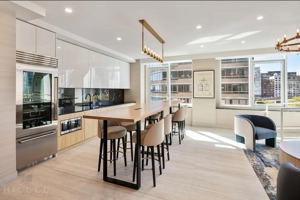 1st Avenue - Photo 11