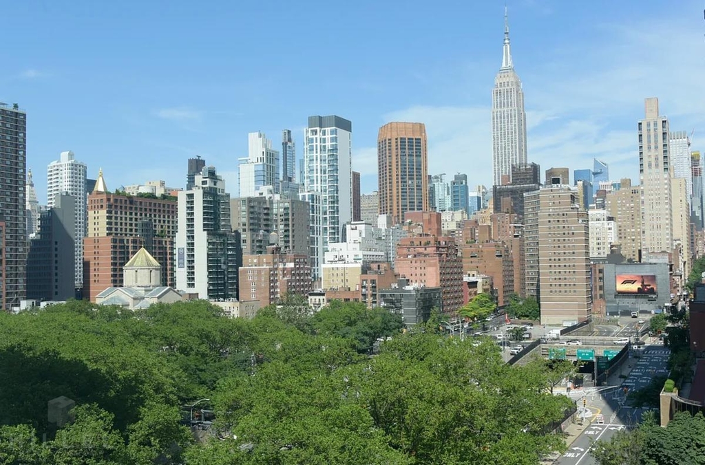 1st Avenue - Photo 14