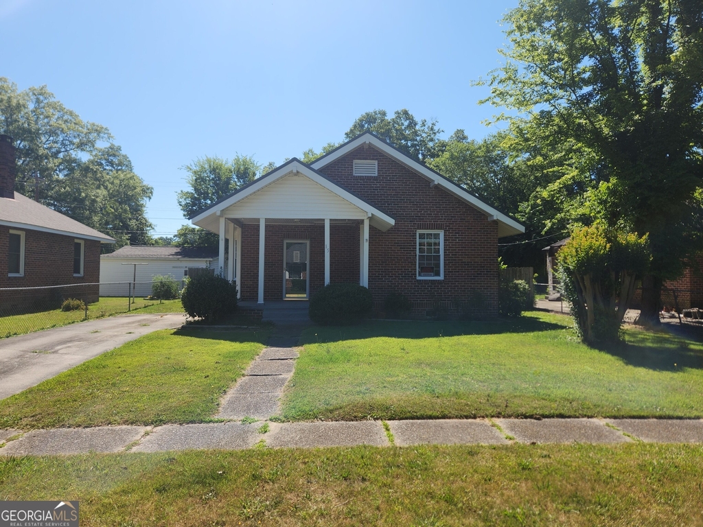 15 Oak Street Ne - Photo 1