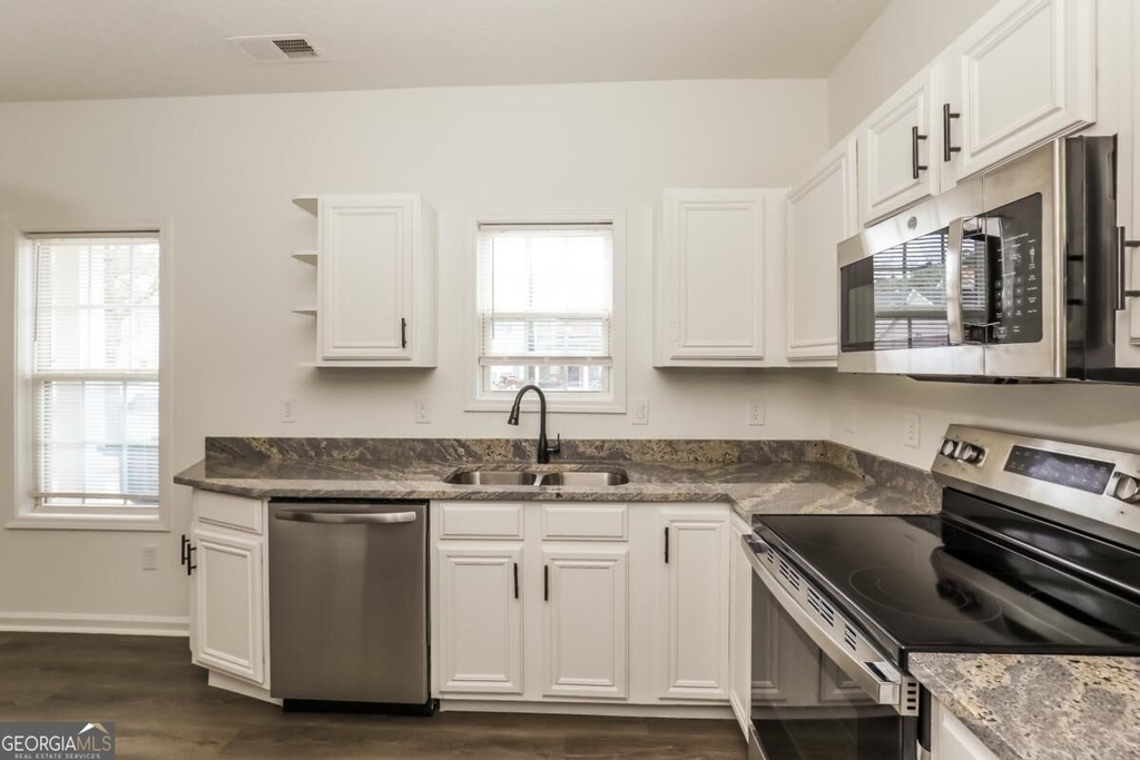 2555 Flat Shoals Road - Photo 5