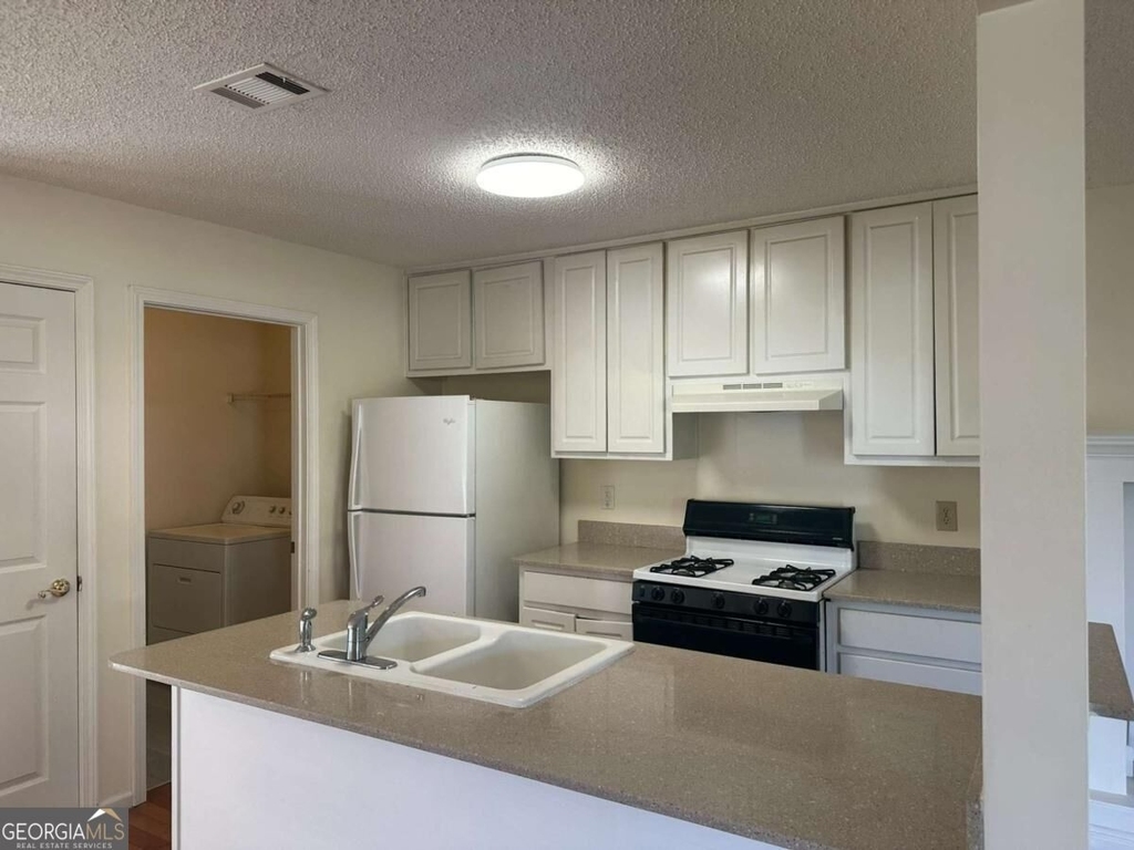 839 Tramore Drive - Photo 2