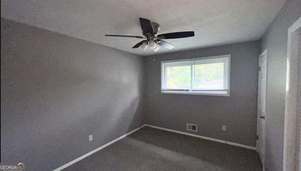 2894 Barry Avenue Se - Photo 11