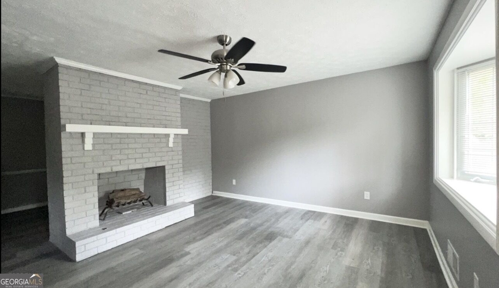 2894 Barry Avenue Se - Photo 1