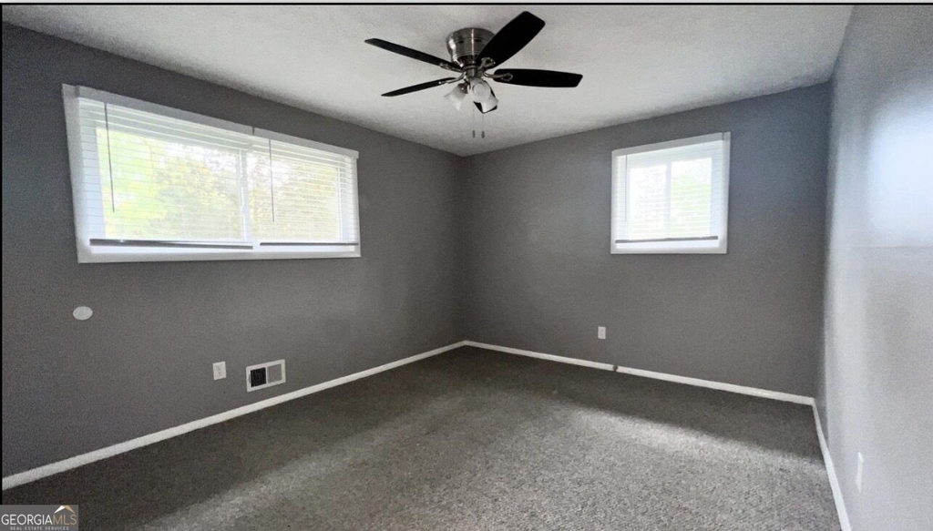 2894 Barry Avenue Se - Photo 14