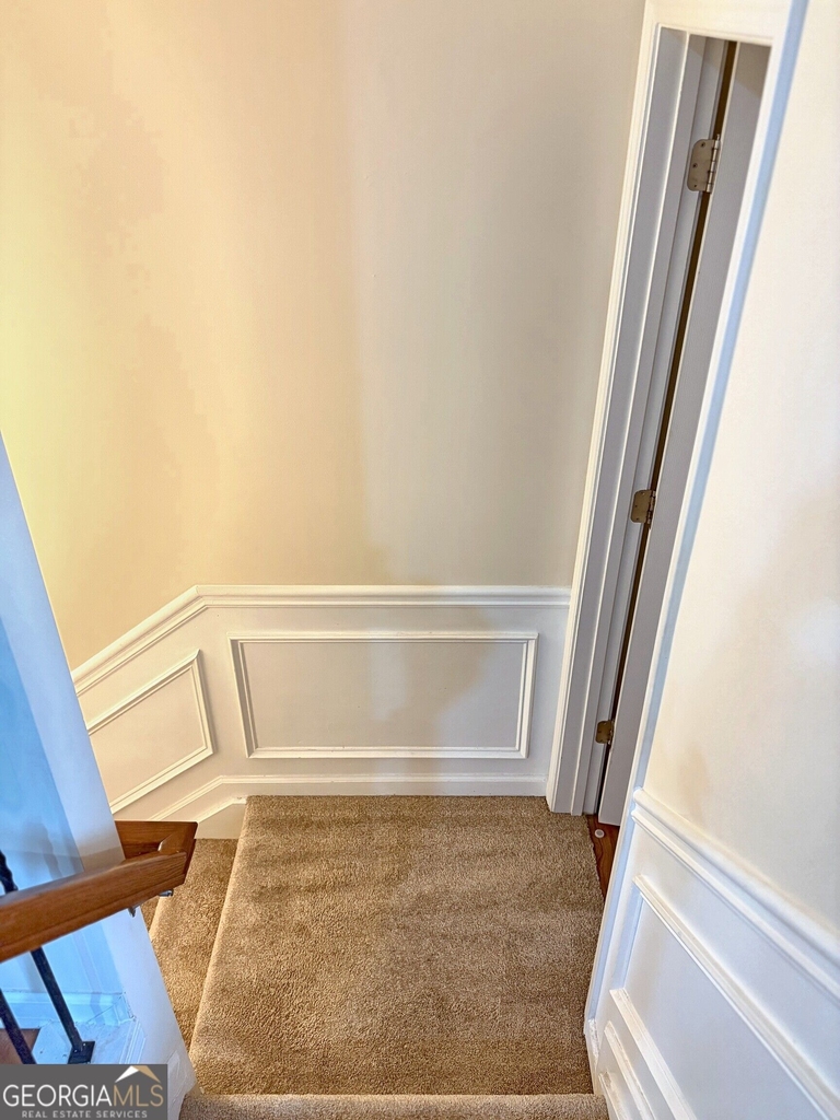 1370 Thornborough Drive - Photo 19