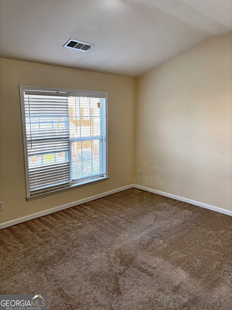 1370 Thornborough Drive - Photo 4