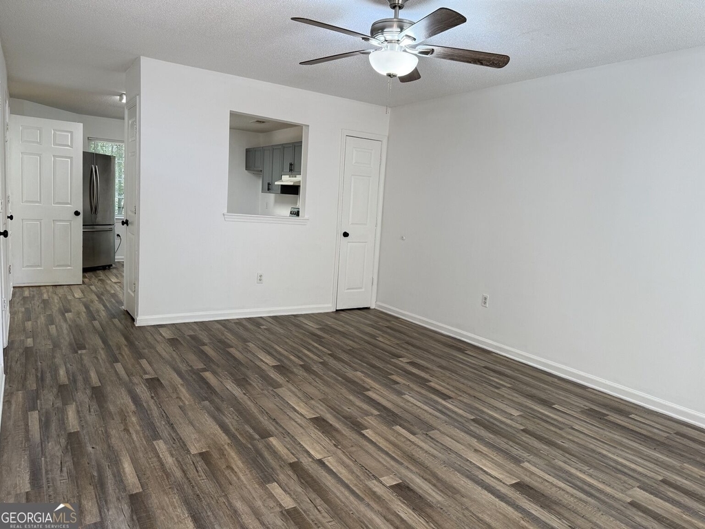 110 Pasteur Court - Photo 3