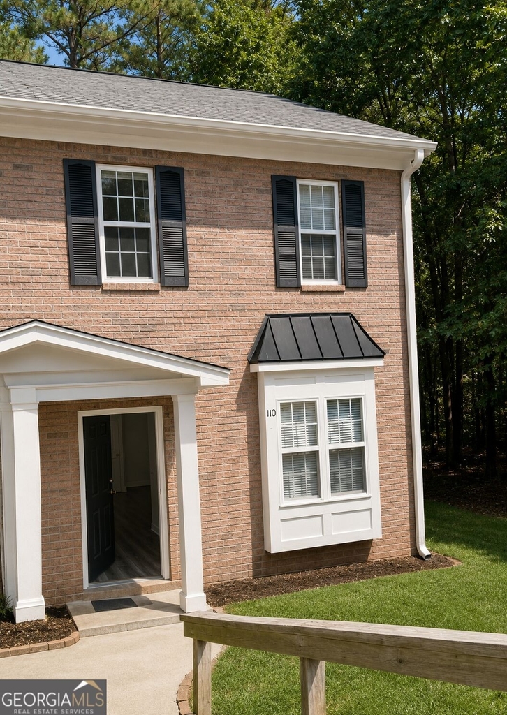 110 Pasteur Court - Photo 0