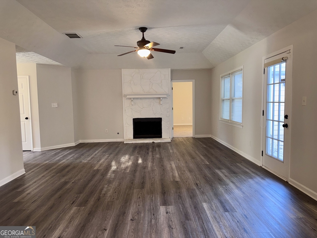1052 Terance Avenue - Photo 2