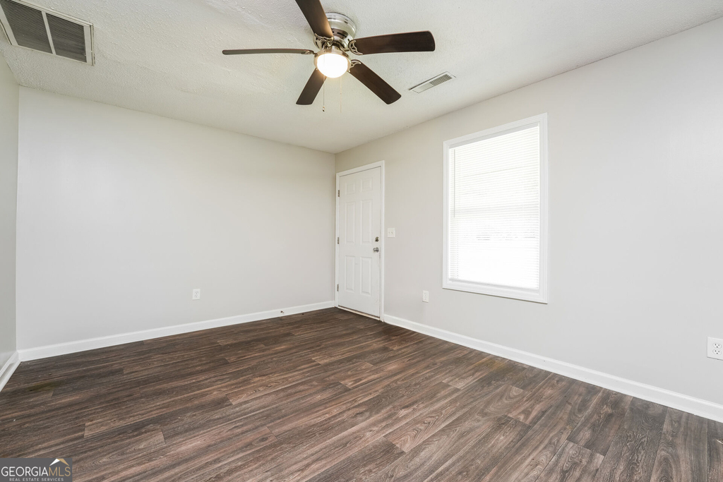 400 Lexington - Photo 2