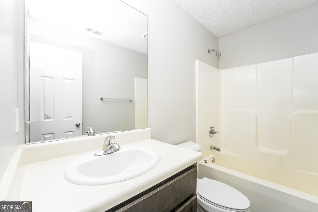 400 Lexington - Photo 11