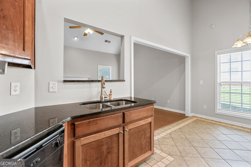 35 Bedford Park Drive - Photo 21